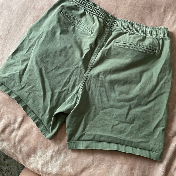 Men’s GAP shorts - Picture 2 of 6